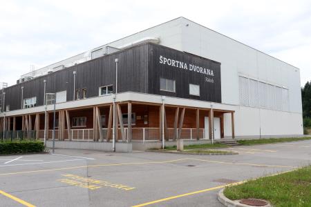 NAPIS ŠPORTNA DVORANA RAKEK popravljen opaž 10 FOTO LJUBO VUKELIČ